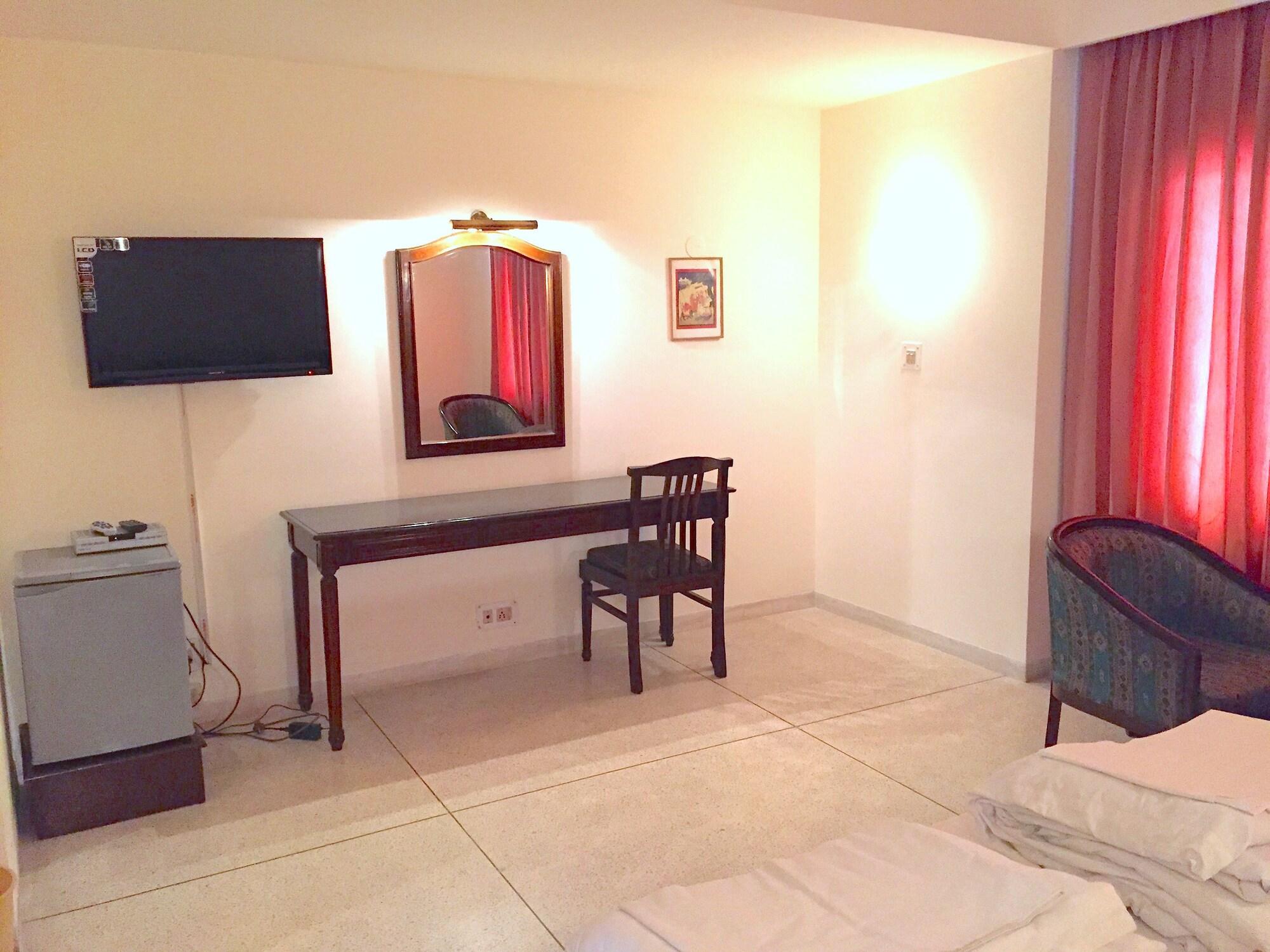 הרידוואר Hotel Alpana מראה חיצוני תמונה