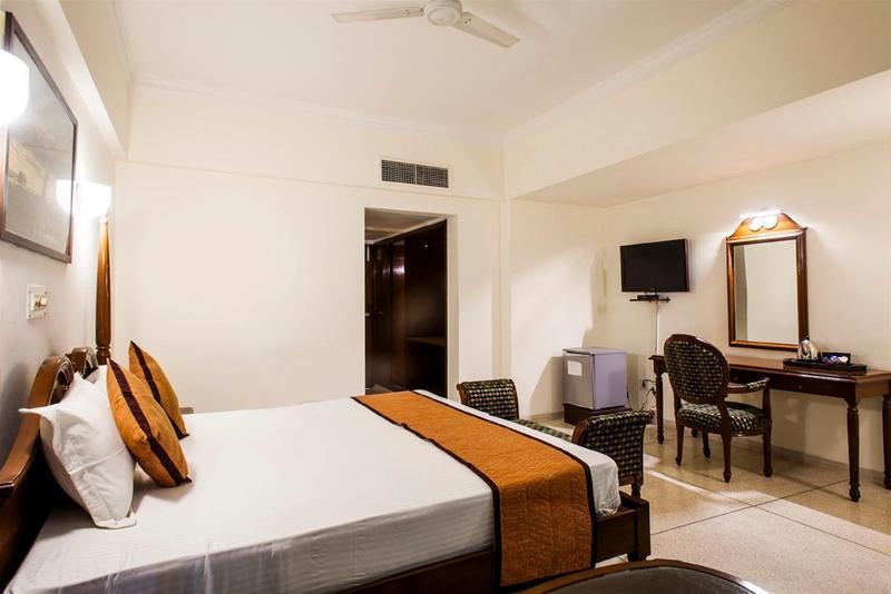 הרידוואר Hotel Alpana מראה חיצוני תמונה