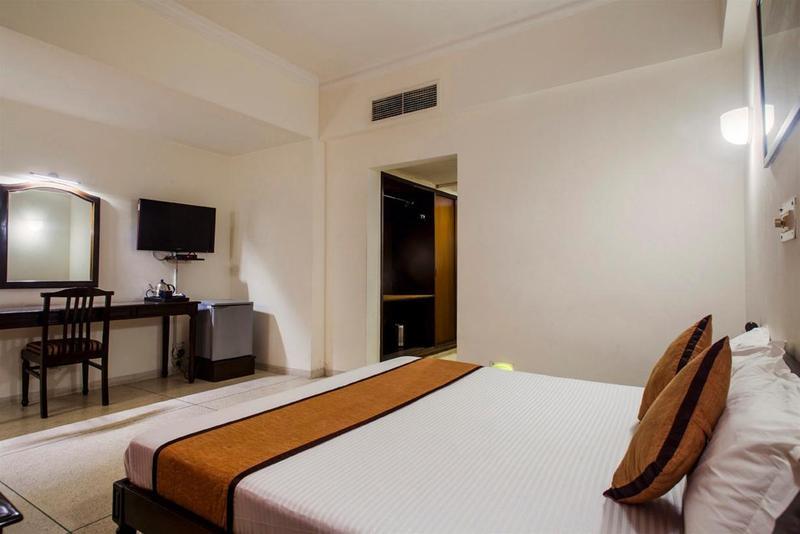 הרידוואר Hotel Alpana מראה חיצוני תמונה