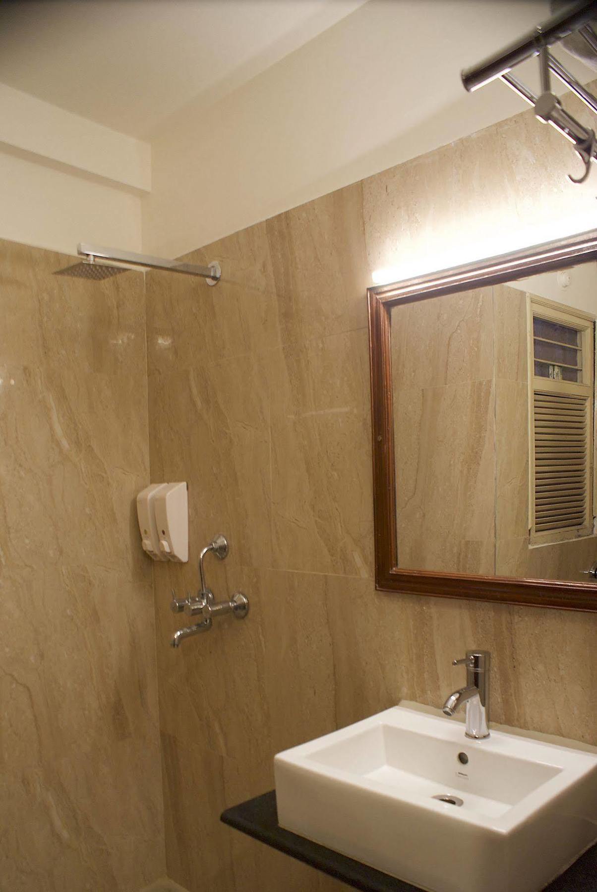 הרידוואר Hotel Alpana מראה חיצוני תמונה
